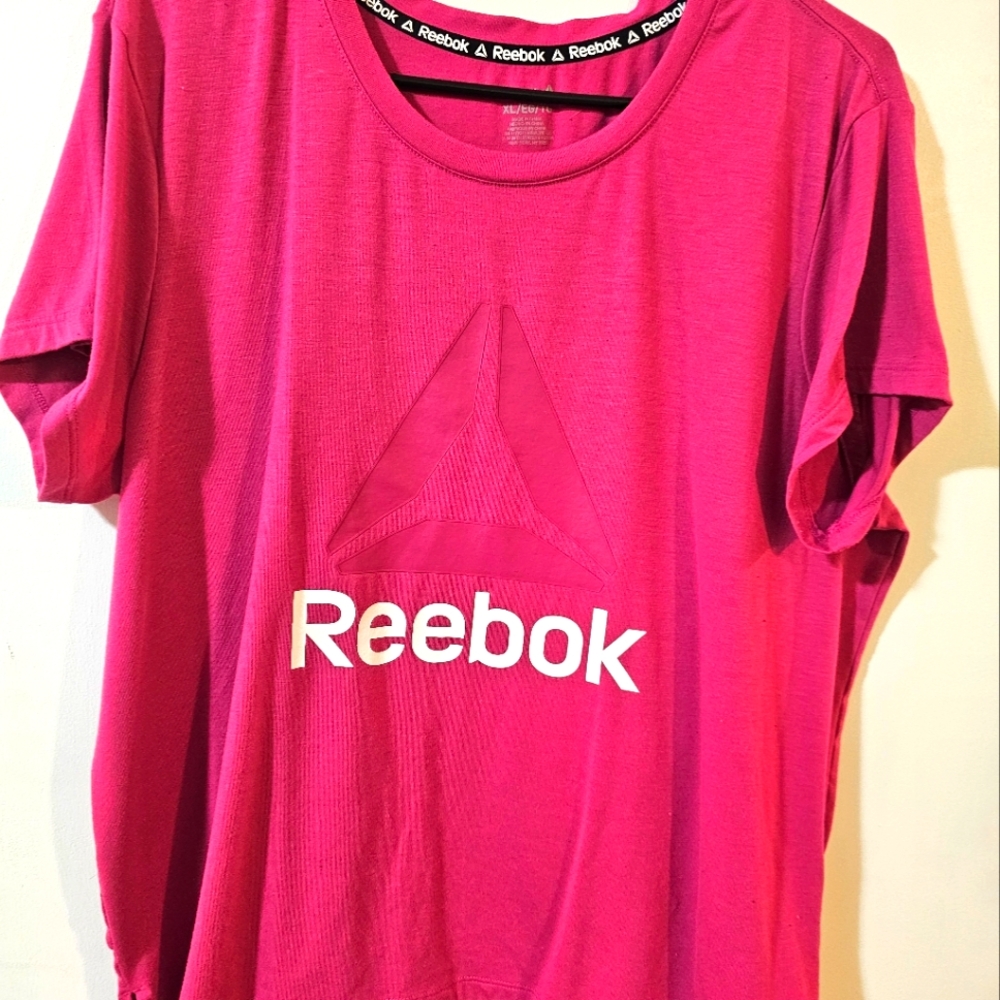 NWOT Rebock tee shirt.